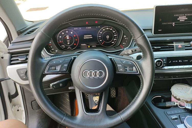 Used Audi A4L 2019 40 TFSI Fashion Version China V Steering Wheel