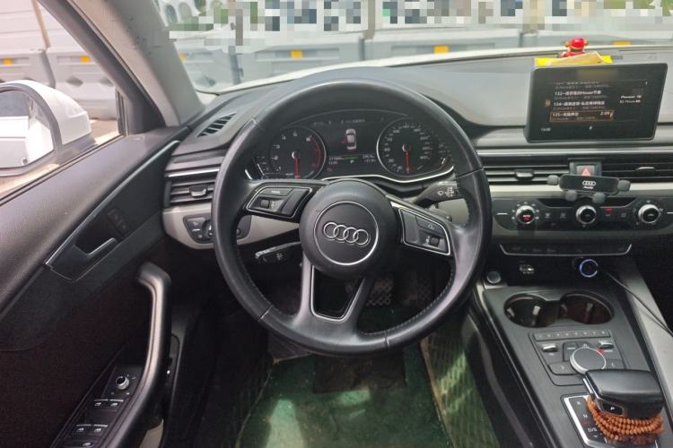 Used Audi A4L 2019 40 TFSI Ambition China VI Steering Wheel