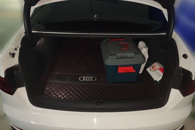 Used Audi A4L 2019 40 TFSI Ambition China VI Trunk