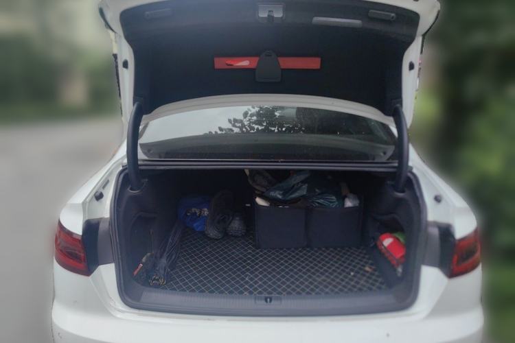 Used Audi A4L 2019 40 TFSI Fashion Edition China VI Emission Standard Trunk