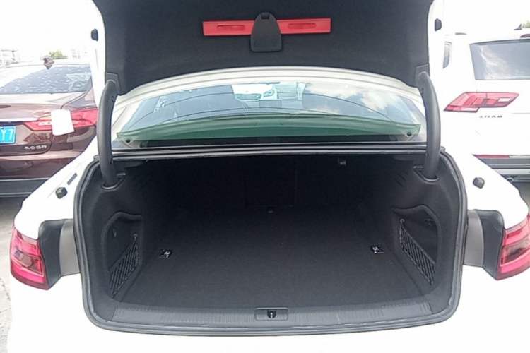 Used Audi A4L 2019 40 TFSI Fashion Version China V Trunk