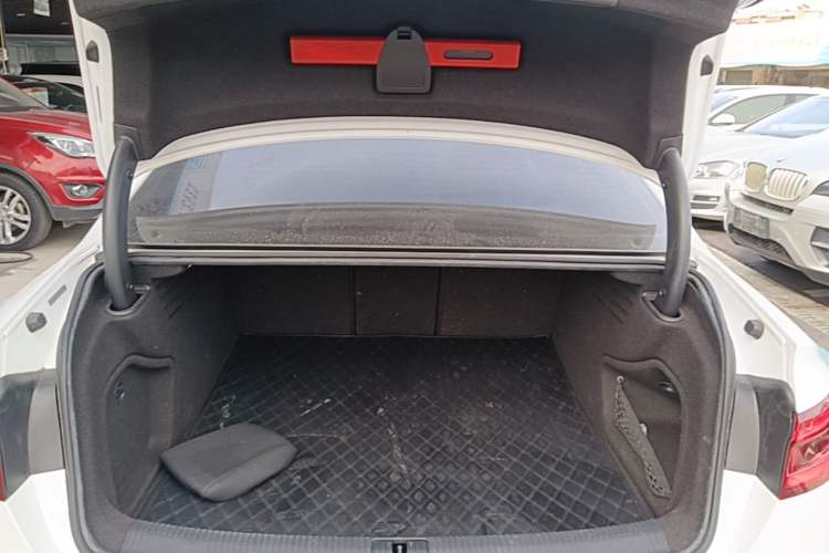 Used Audi A4L 2019 40 TFSI Ambition China VI Trunk