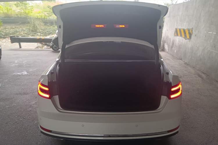 Used Audi A4L 2019 40 TFSI Ambition China VI Trunk