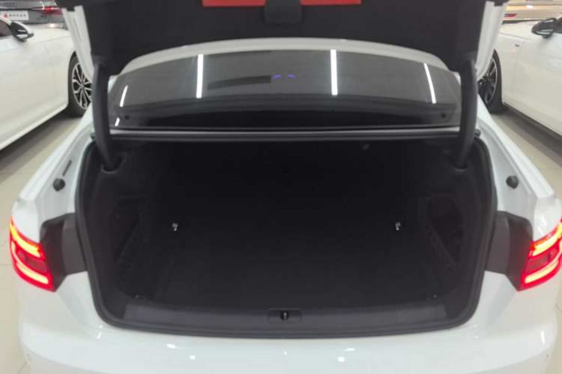 Used Audi A4L 2019 40 TFSI Fashion Edition China VI Emission Standard Trunk