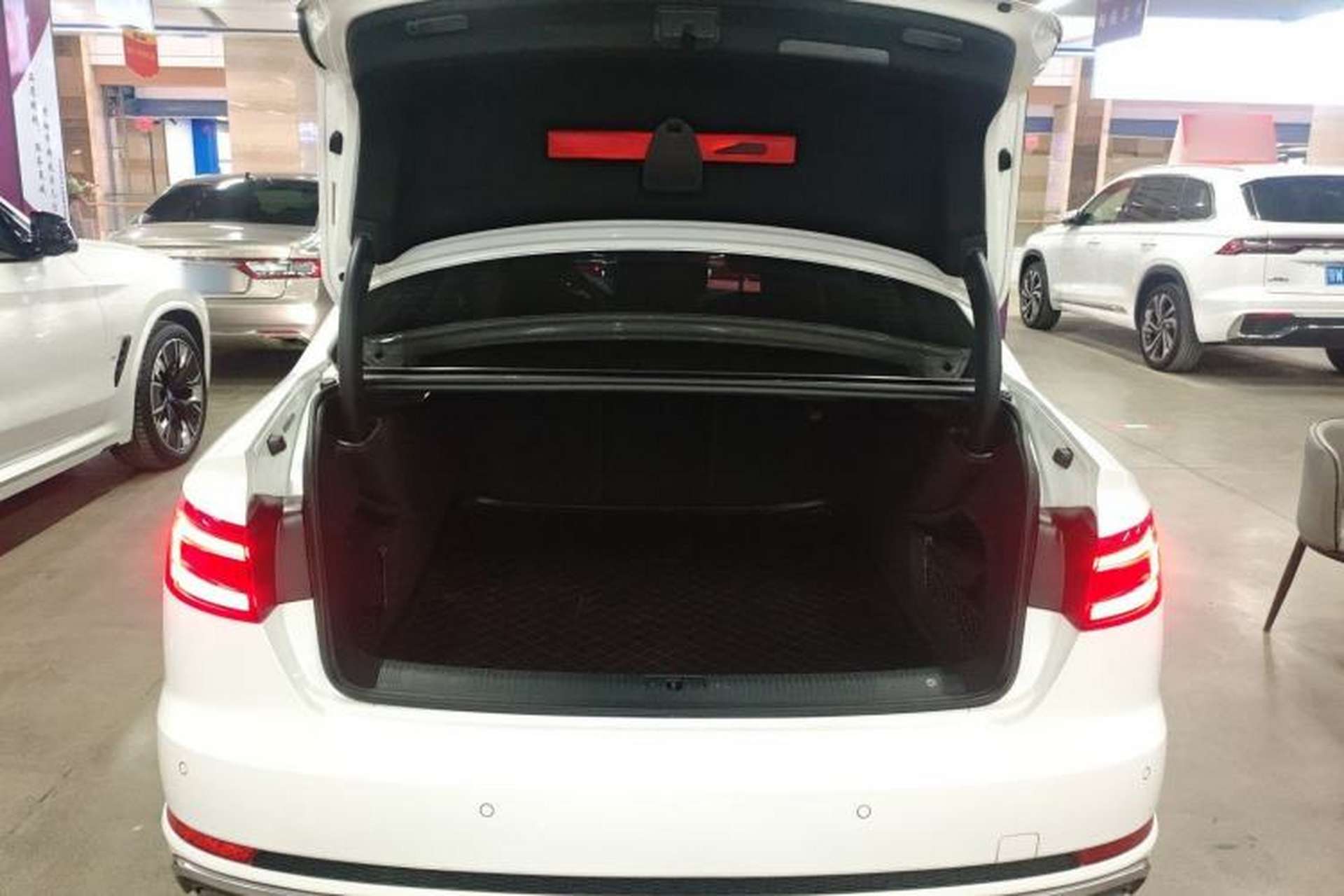 Used Audi A4L 2019 40 TFSI Fashion Edition China VI Emission Standard Trunk