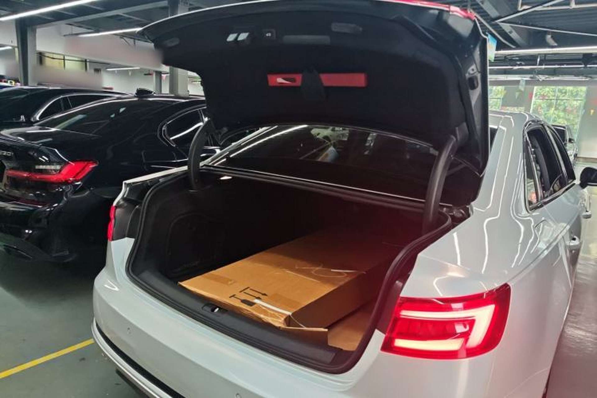 Used Audi A4L 2019 40 TFSI Fashion Edition China VI Emission Standard Trunk