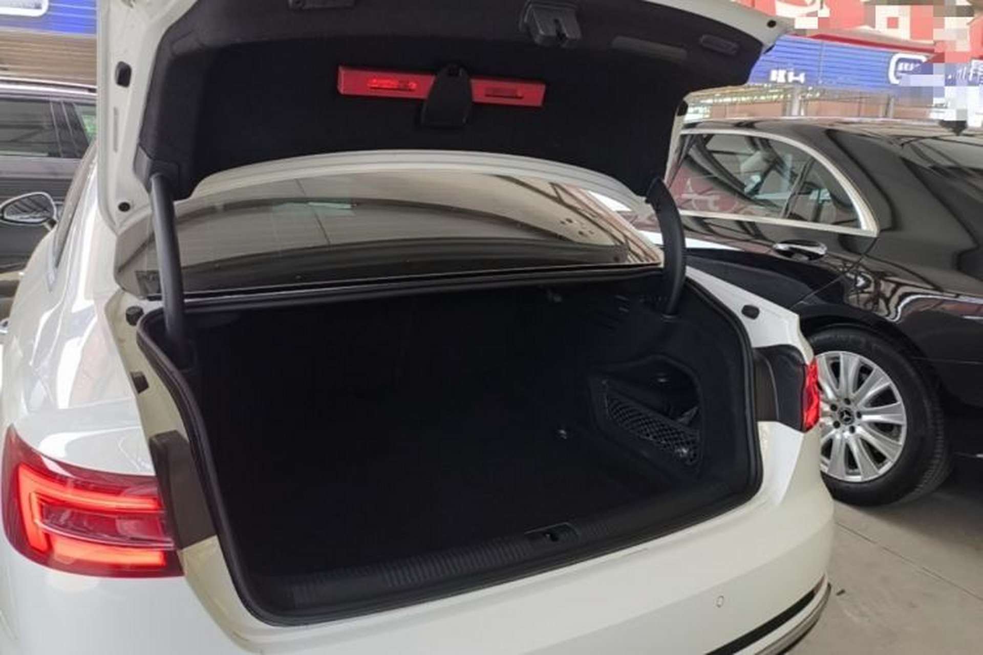 Used Audi A4L 2019 40 TFSI Fashion Edition China VI Emission Standard Trunk
