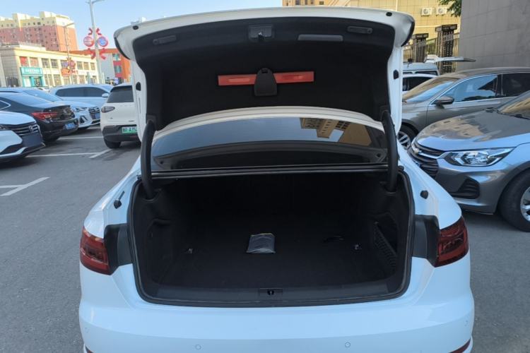 Used Audi A4L 2019 40 TFSI Ambition China VI Trunk