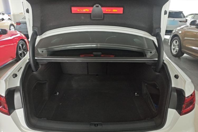 Used Audi A4L 2019 40 TFSI Ambition China VI Trunk