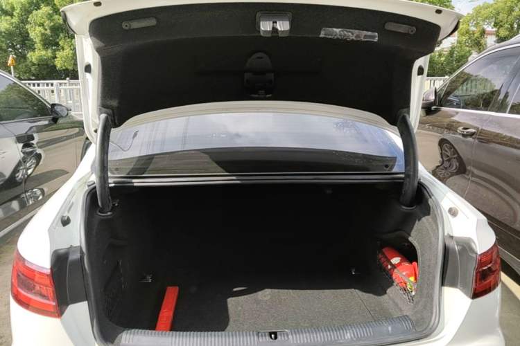 Used Audi A4L 2019 40 TFSI Fashion Version China V Trunk