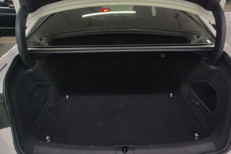 Used Audi A4L 2019 40 TFSI Fashion Version China V Trunk