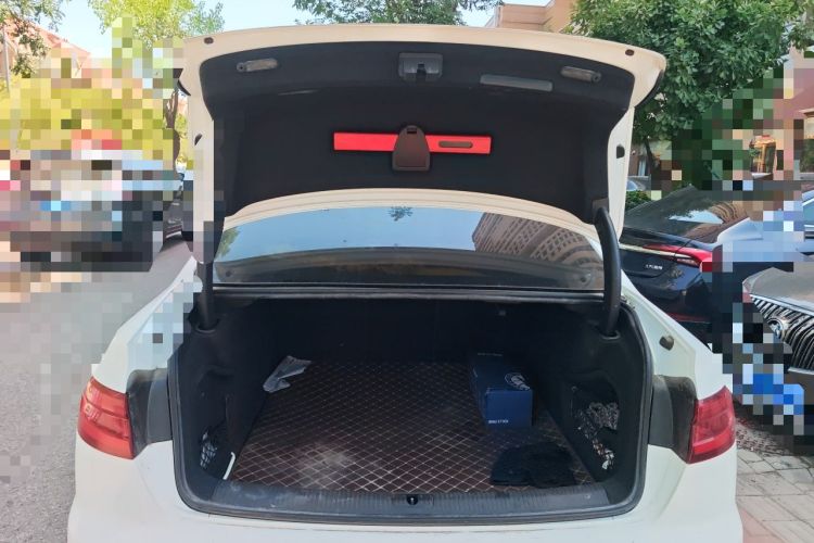 Used Audi A4L 2019 40 TFSI Fashion Edition China VI Emission Standard Trunk