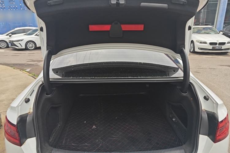 Used Audi A4L 2019 40 TFSI Fashion Edition China VI Emission Standard Trunk
