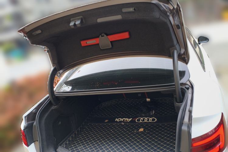 Used Audi A4L 2019 40 TFSI Fashion Version China V Trunk