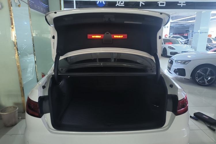 Used Audi A4L 2019 40 TFSI Ambition China VI Trunk