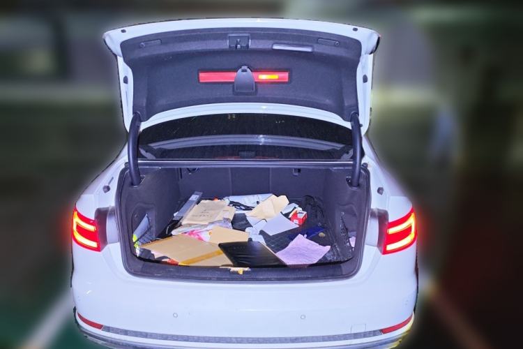 Used Audi A4L 2019 40 TFSI Fashion Edition China VI Emission Standard Trunk