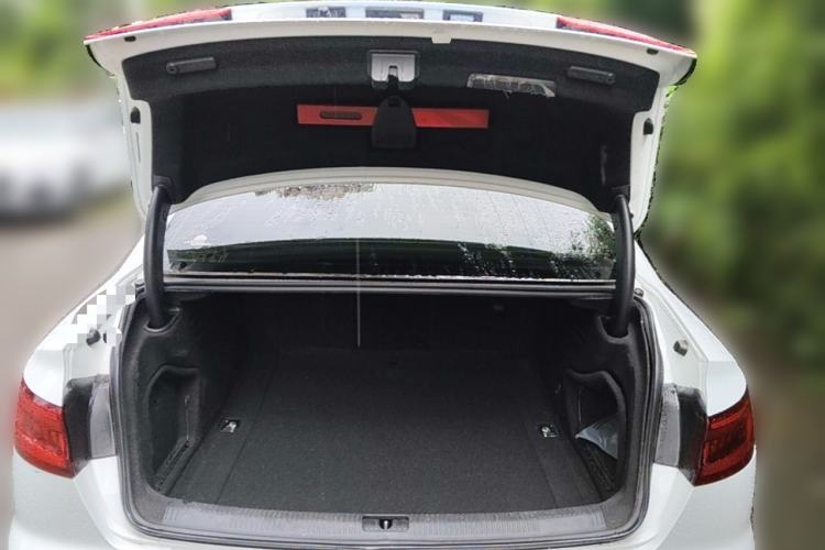 Used Audi A4L 2019 40 TFSI Fashion Edition China VI Emission Standard Trunk