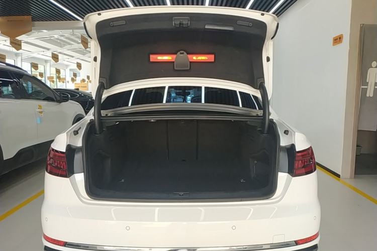 Used Audi A4L 2019 40 TFSI Ambition China VI Trunk