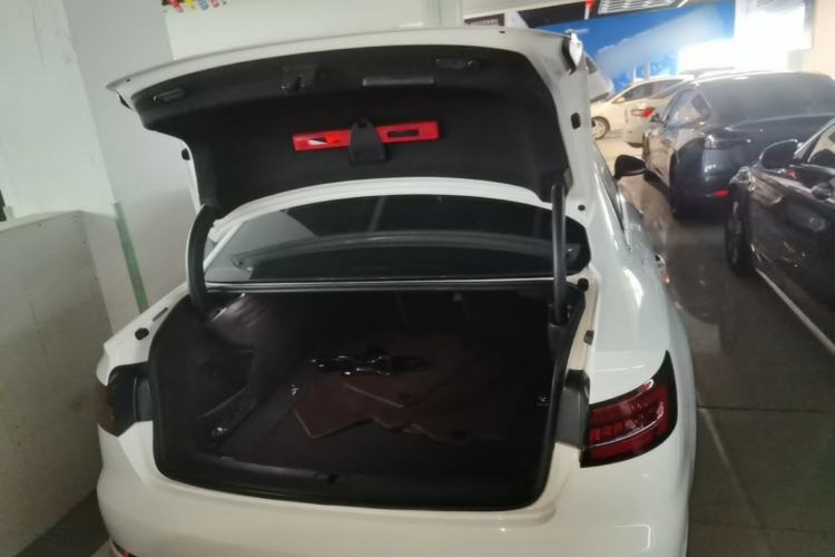 Used Audi A4L 2019 40 TFSI Fashion Edition China VI Emission Standard Trunk