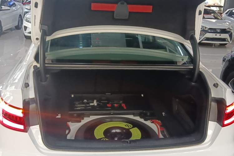 Used Audi A4L 2019 40 TFSI Ambition China VI Trunk