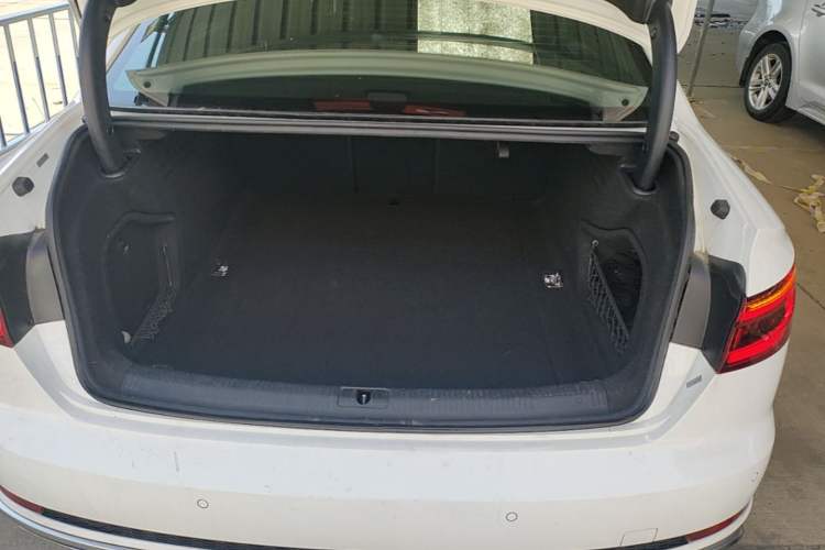 Used Audi A4L 2019 40 TFSI Fashion Version China V Trunk