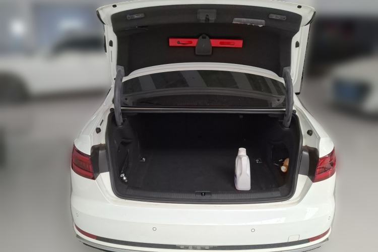 Used Audi A4L 2019 40 TFSI Fashion Edition China VI Emission Standard Trunk