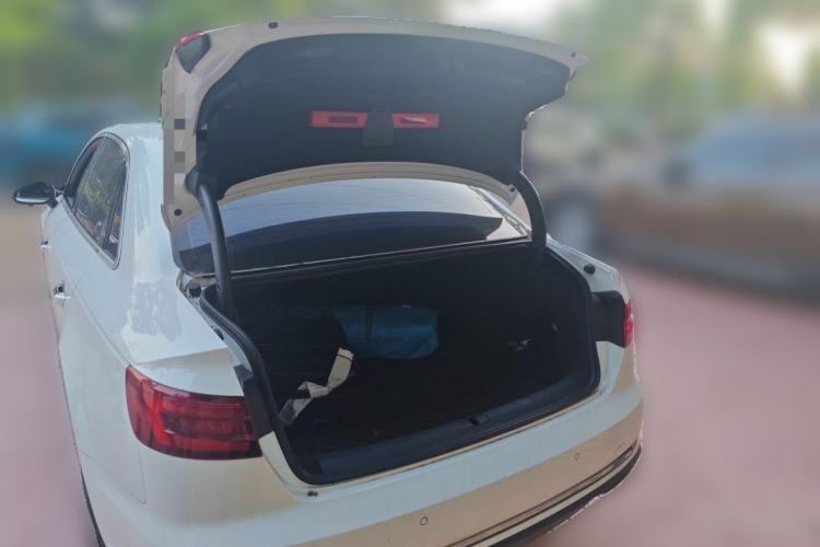 Used Audi A4L 2019 40 TFSI Ambition China VI Trunk