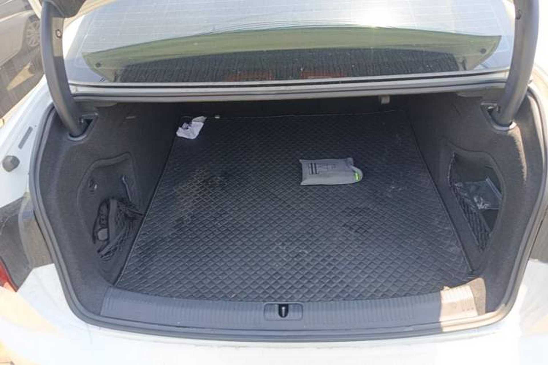 Used Audi A4L 2019 40 TFSI Fashion Edition China VI Emission Standard Trunk