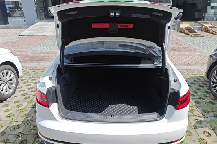 Used Audi A4L 2019 40 TFSI Ambition China VI Trunk