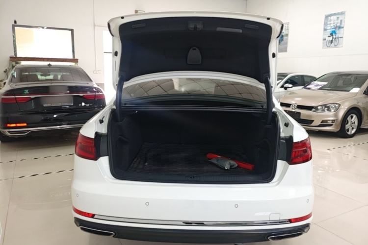 Used Audi A4L 2019 40 TFSI Ambition China VI Trunk