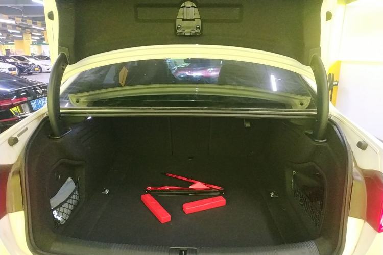 Used Audi A4L 2019 40 TFSI Fashion Edition China VI Emission Standard Trunk