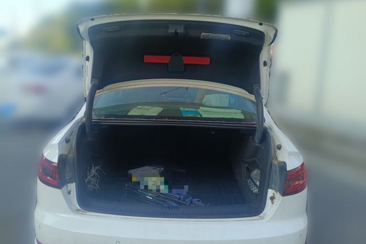 Used Audi A4L 2019 40 TFSI Fashion Edition China VI Emission Standard Trunk