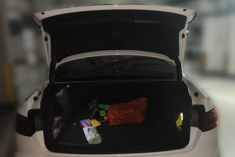 Used Audi A4L 2019 40 TFSI Fashion Edition China VI Emission Standard Trunk