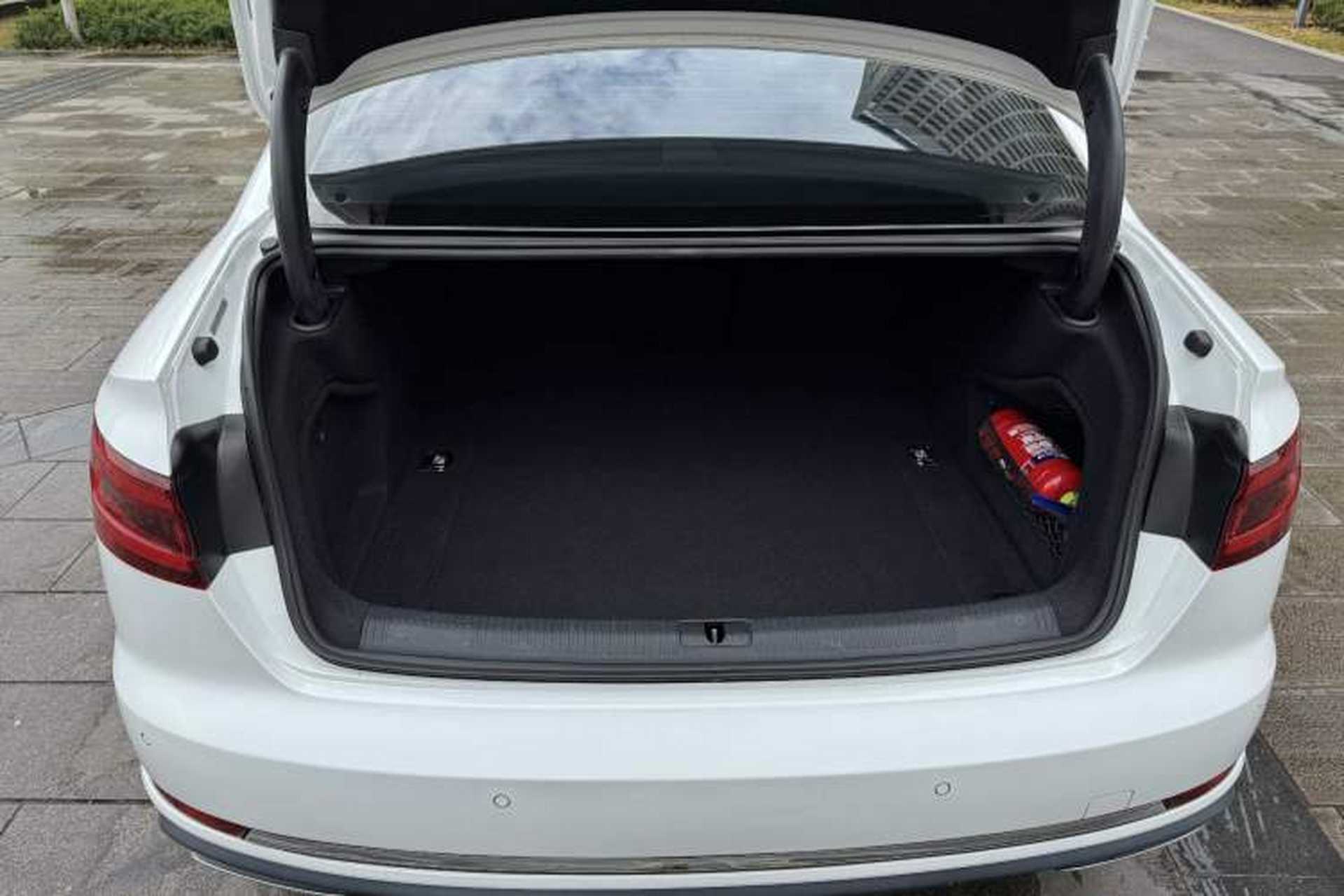 Used Audi A4L 2019 40 TFSI Ambition China VI Trunk
