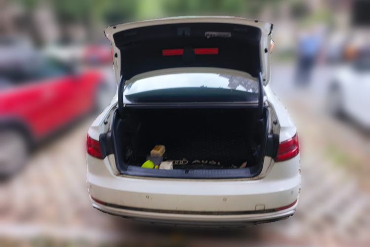 Used Audi A4L 2019 40 TFSI Fashion Edition China VI Emission Standard Trunk