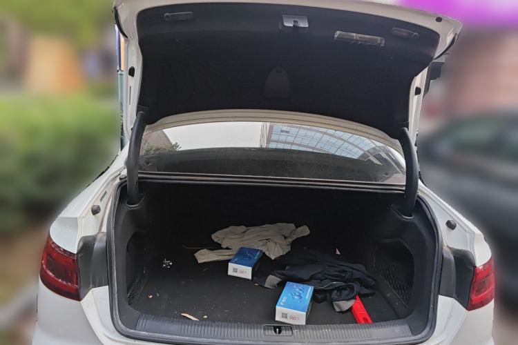 Used Audi A4L 2019 40 TFSI Fashion Edition China VI Emission Standard Trunk