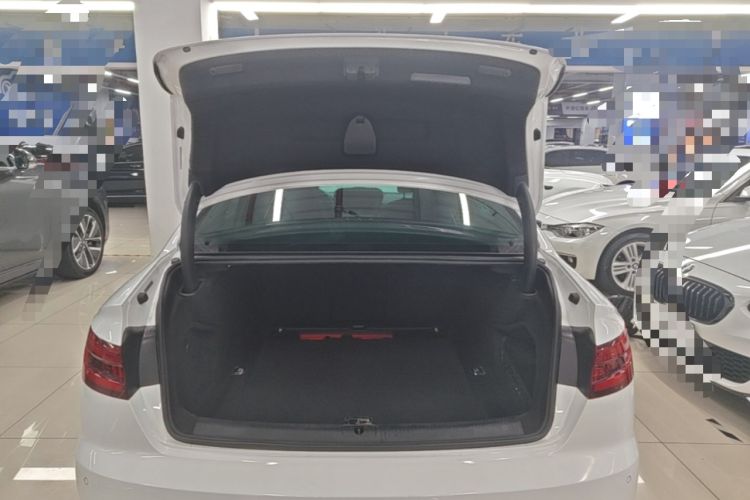 Used Audi A4L 2019 40 TFSI Ambition China VI Trunk