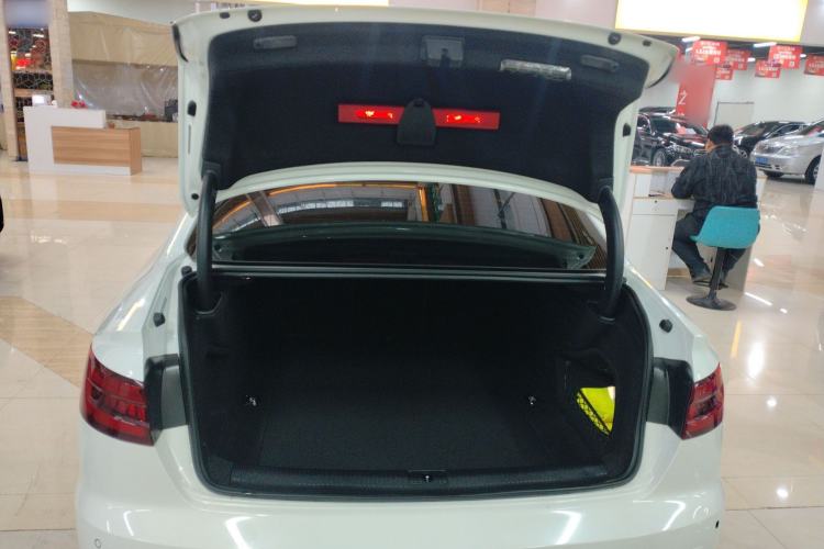 Used Audi A4L 2019 40 TFSI Ambition China VI Trunk