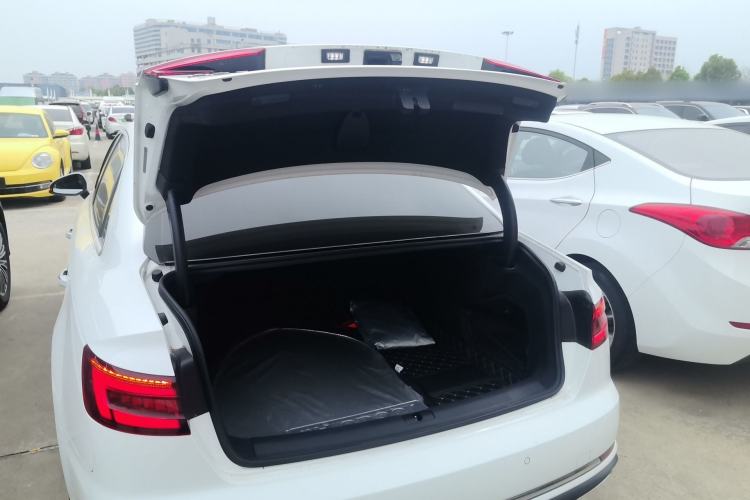 Used Audi A4L 2019 40 TFSI Ambition China VI Trunk