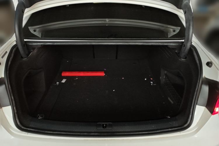 Used Audi A4L 2019 40 TFSI Fashion Edition China VI Emission Standard Trunk