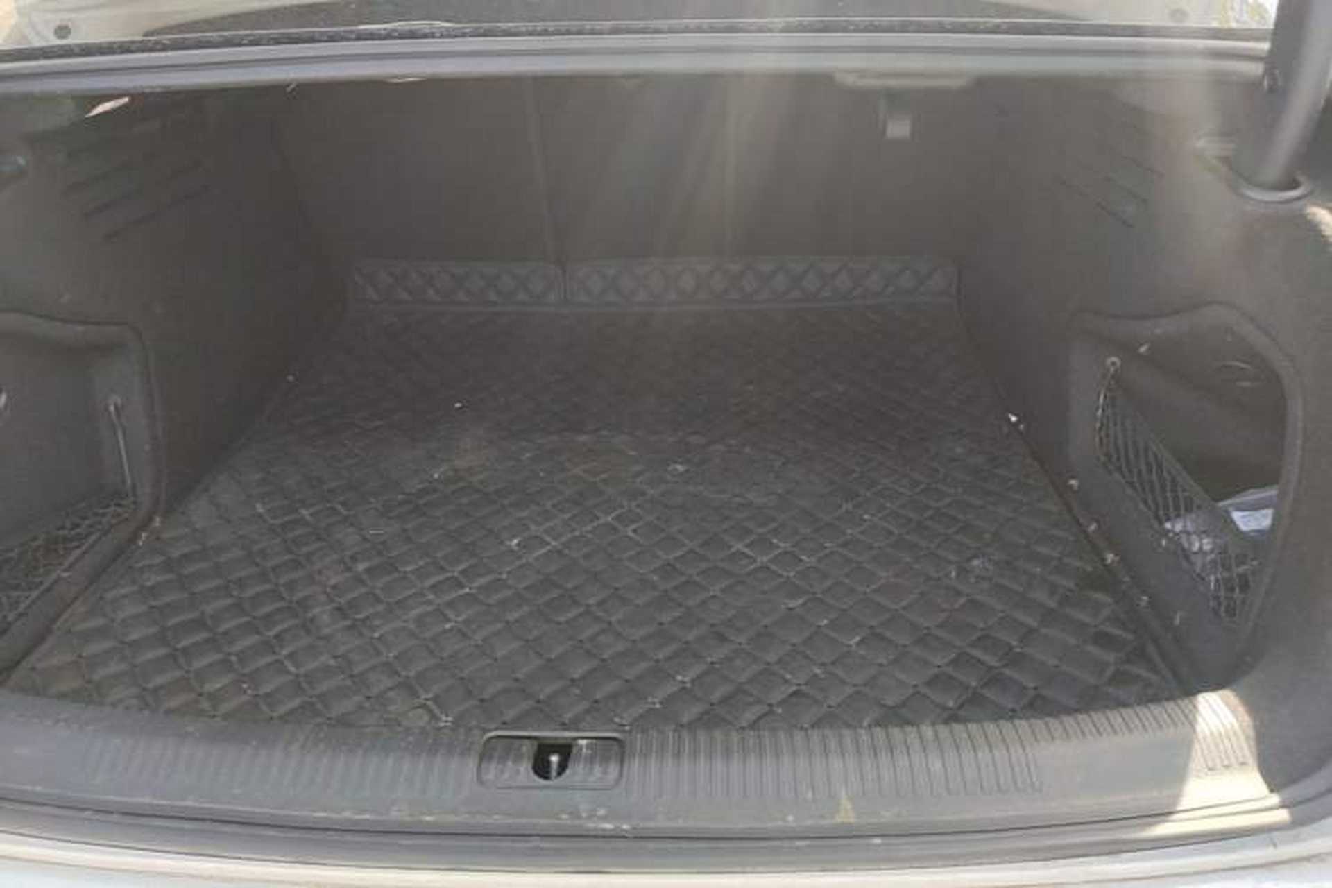 Used Audi A4L 2019 40 TFSI Fashion Edition China VI Emission Standard Trunk