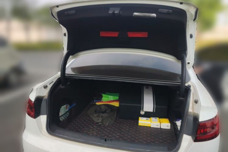 Used Audi A4L 2019 40 TFSI Fashion Edition China VI Emission Standard Trunk