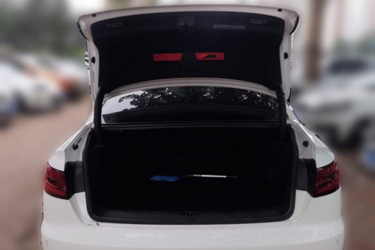 Used Audi A4L 2019 40 TFSI Fashion Edition China VI Emission Standard Trunk
