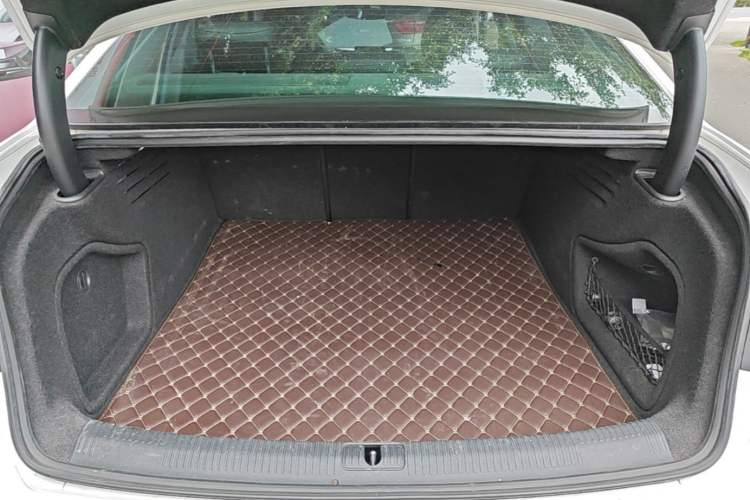 Used Audi A4L 2019 40 TFSI Ambition China VI Trunk