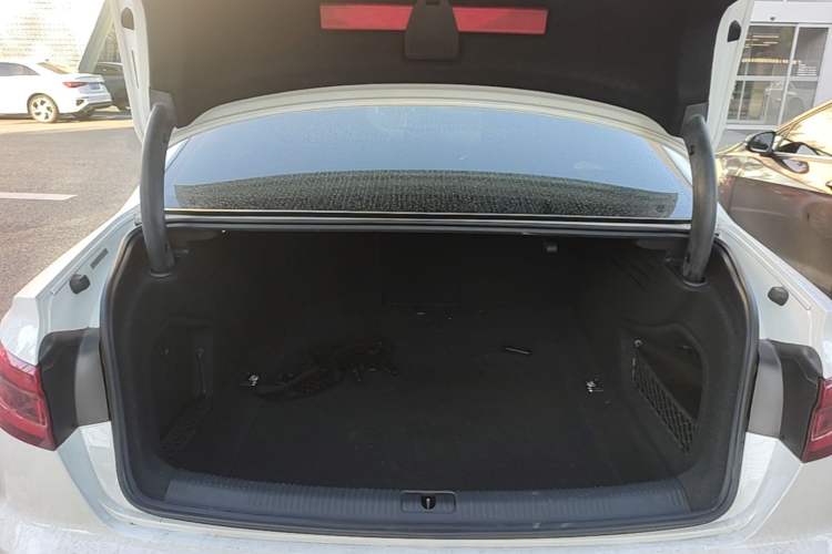 Used Audi A4L 2019 40 TFSI Fashion Version China V Trunk