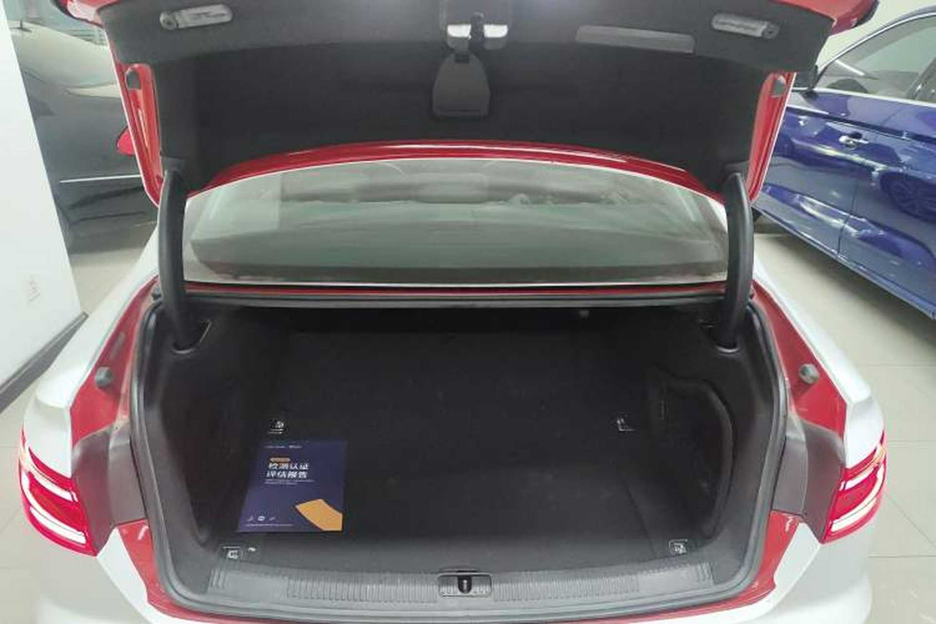 Used Audi A4L 2019 40 TFSI Fashion Edition China VI Emission Standard Trunk