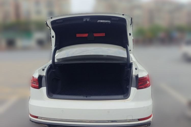 Used Audi A4L 2019 40 TFSI Ambition China VI Trunk