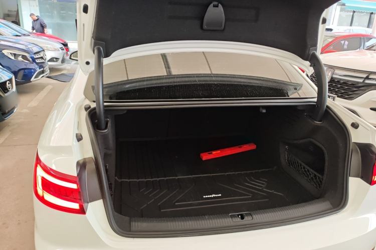 Used Audi A4L 2019 40 TFSI Fashion Version China V Trunk