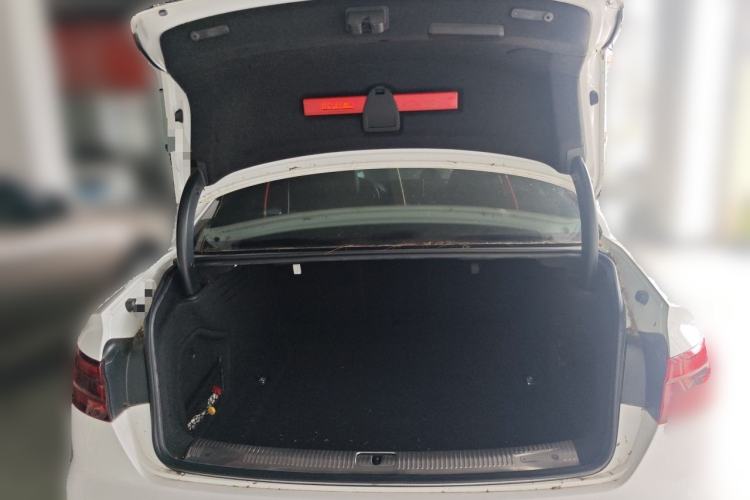 Used Audi A4L 2019 40 TFSI Fashion Edition China VI Emission Standard Trunk