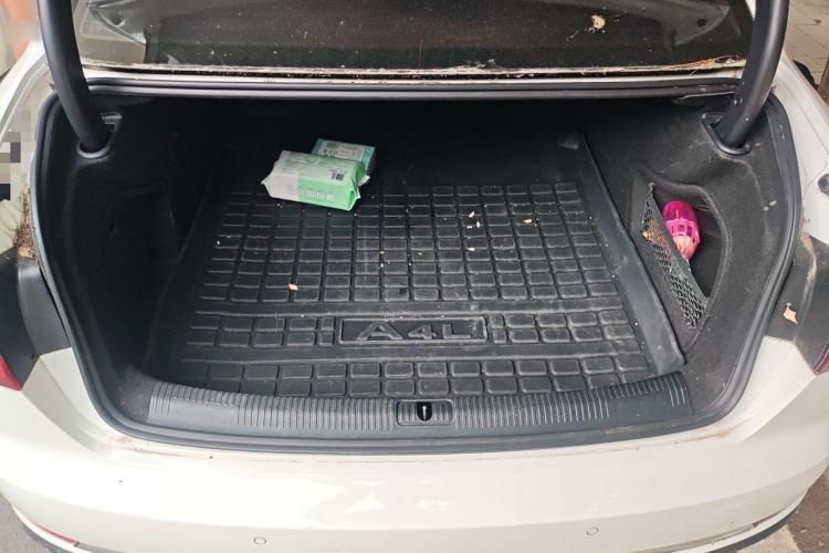 Used Audi A4L 2019 40 TFSI Ambition China VI Trunk